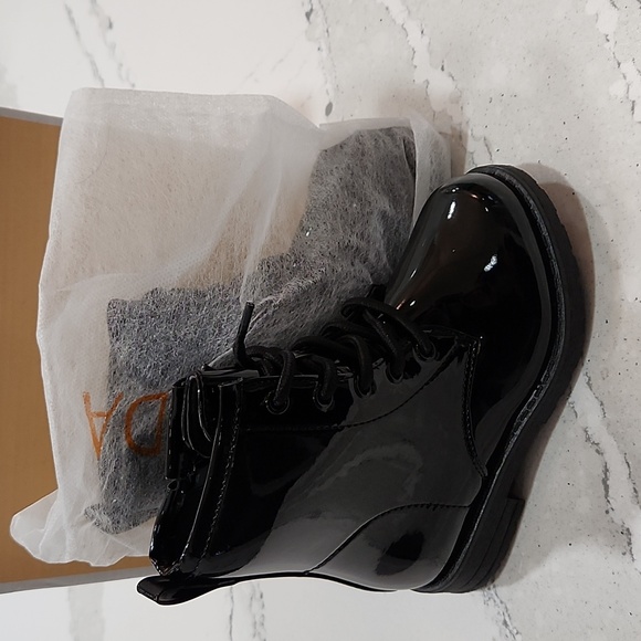 Mini Moda Kids Black Patent Combat Boots | Size 8 Toddler NIB - Picture 7 of 11